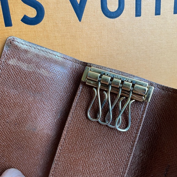 Authentic Louis Vuitton 4 Key Holder - Picture 13 of 13